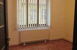 Spatiu superfinisat, zona centrala, 100 mp, potrivit pentru activitati de birou!