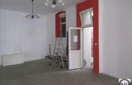 Spatiu comercial cu o suprafata de 74 mp situat in zona cu vizibilitate buna