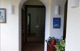 Casa eleganta pentru birouri, 390 mp utili, garaj!