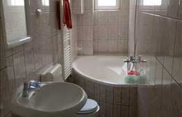 Inchiriere casa pe 3 nivele, 350 mp cu 200 mp curte pentru sediu firma, birouri