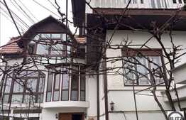 Inchiriere casa pe 3 nivele, 350 mp cu 200 mp curte pentru sediu firma, birouri