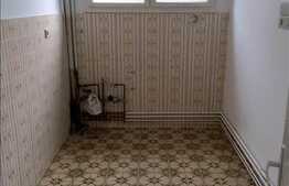 Inchiriere casa pe 3 nivele, 350 mp cu 200 mp curte pentru sediu firma, birouri