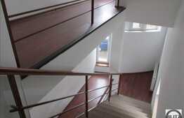 Cladire cu 2 etaje, 290 mp, zona strazii Fabricii!