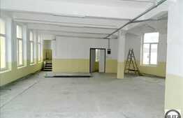 Inchiriere spatiu 120 mp tip open space, zona P-ta 1 Mai, cu 2 locuri de parcare