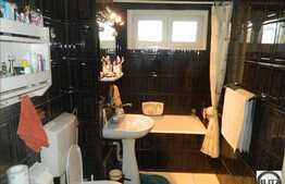 4 camere de vanzare, 80 mp cu loc parcare si boxa depozitare, zona linistita