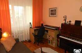 4 camere de vanzare, 80 mp cu loc parcare si boxa depozitare, zona linistita