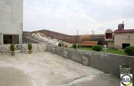 Inchiriere spatiu 8 incaperi in casa, 300 mp plus 500 mp curte, zona Barc