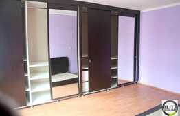 Inchiriere spatiu 8 incaperi in casa, 300 mp plus 500 mp curte, zona Barc