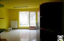 Inchiriere spatiu 8 incaperi in casa, 300 mp plus 500 mp curte, zona Barc