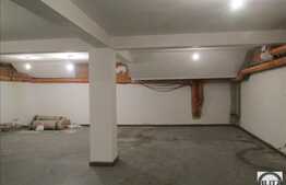 Spatiu zona centrala, la 5 minute de Catedrala, 200 mp