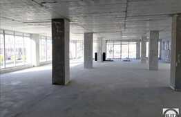 Spatiu open-space, 337 mp utili, cu vitrina ampla 30, la parter, zona cu vad !