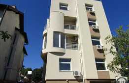 Imobil intr-o zona cu vizibilitate maxima si acces facil spre centrul orasului!