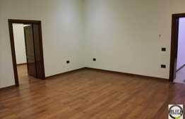 Spatiu de inchiriat, 100 mp, in zona centrala!