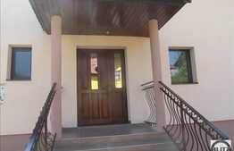 Casa pentru birouri, 240 mp, 10 parcari, la 2 minute de statia de autobuz