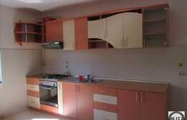 Casa pentru birouri, 240 mp, 10 parcari, la 2 minute de statia de autobuz