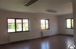 Casa pentru birouri, 240 mp, 10 parcari, la 2 minute de statia de autobuz