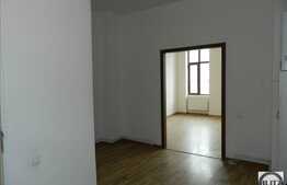 Spatiu ultracentral, 58,5 mp, 3 incaperi, vad pietonal, Piata Mihai Viteazu