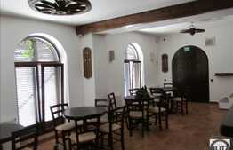 In zona centrala spatiu de inchiriat cu acces din strada, 48 mp!