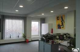 Spatiu open space, ultrafinisat, 83 mp, in cladire de birouri