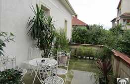 Casa interbelica, 270 mp utili, zona linistita de case!