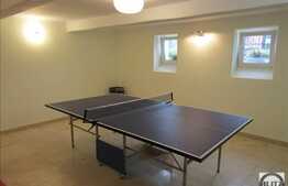 Casa interbelica, 270 mp utili, zona linistita de case!