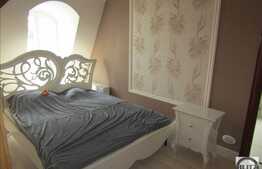 Casa interbelica, 270 mp utili, zona linistita de case!