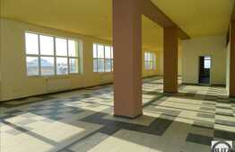 Spatiu cu 1700 mp pretabil pentru activitati de birouri sau comerciale