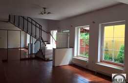 Casa individuala, 350 mp, 10 parcari, pretabil firma IT!