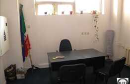 Spatiu comercial situat in zona centrala, trafic intens auto si pietonal !