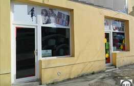 Spatiu 65 mp, 2 intrari din strada, vitrina 9 ml