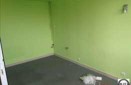 Spatiu comercial 100 mp, zona Grand Hotel Italia. Acces direct din strada!