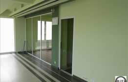 Spatiu comercial 100 mp, zona Grand Hotel Italia. Acces direct din strada!