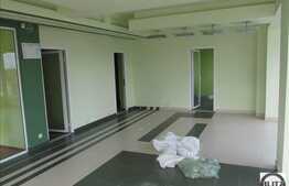 De vanzare 100 mp spatiu comercial, zona Grand Hotel Italia