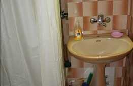 Apartament cu 3 camere, decomandat, zona piata Cipariu