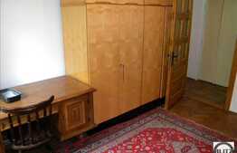 Apartament cu 3 camere, decomandat, zona piata Cipariu