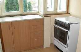 Apartament cu 3 camere, decomandat, zona piata Cipariu