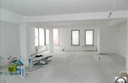 Imobil cu destinatie polivalenta cu 340 mp utili