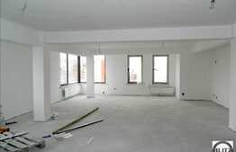 Imobil cu destinatie polivalenta cu 340 mp utili