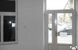 Spatiu Comercial Potrivit Pentru Salon, Magazin, Cabinet !