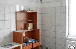 Spatiu comercial la Intersectie !! Pentru Fast Food , Sala De Jocuri, Cafenea !