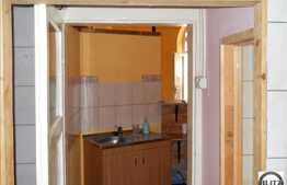 Spatiu comercial la Intersectie !! Pentru Fast Food , Sala De Jocuri, Cafenea !