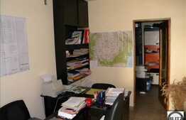 Spatiu comercial cu vad , potrivit pentru cofetarie, salon, magazin !!