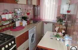 Apartament 3 camere de vanzare, 48 mp utili, zona Ciucas, cu boxa la subsol