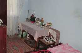 Apartament 3 camere de vanzare, 48 mp utili, zona Ciucas, cu boxa la subsol