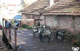 Spatiu comercial de tip bar situat in casa !