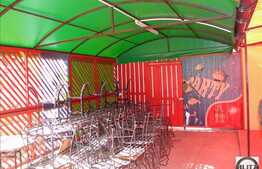 150 mp spatiu comercial situat in casa. Terasa de 200 mp !