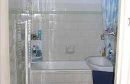 Vanzare apartament cu 4 camere si 2 locuri parcare, zona Piata Hermes