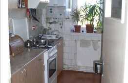 Vanzare apartament cu 4 camere si 2 locuri parcare, zona Piata Hermes