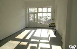 Spatiu pretabil pentru magazin de prezentare, alimentatie publica, cafe-bar