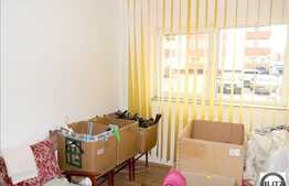 Vanzare spatiu comercial cu 55 mp utili, imobil nou